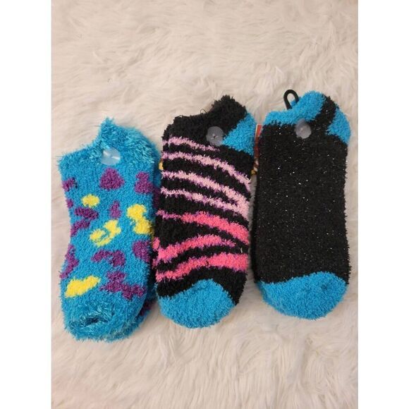 Joe Boxer 3 Pair Set of Fuzzy Women's Socks Zebra Cheetah Black Blue New - Picture 3 of 3